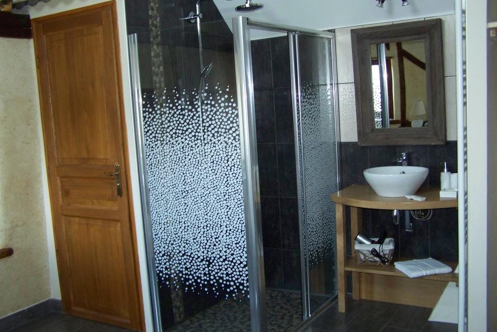 Les Hotes Du Lac, Chambres Et Tables D'Hotes Mandailles  Номер фото