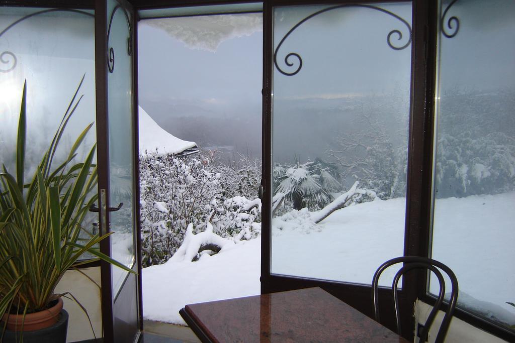 Les Hotes Du Lac, Chambres Et Tables D'Hotes Mandailles  Экстерьер фото