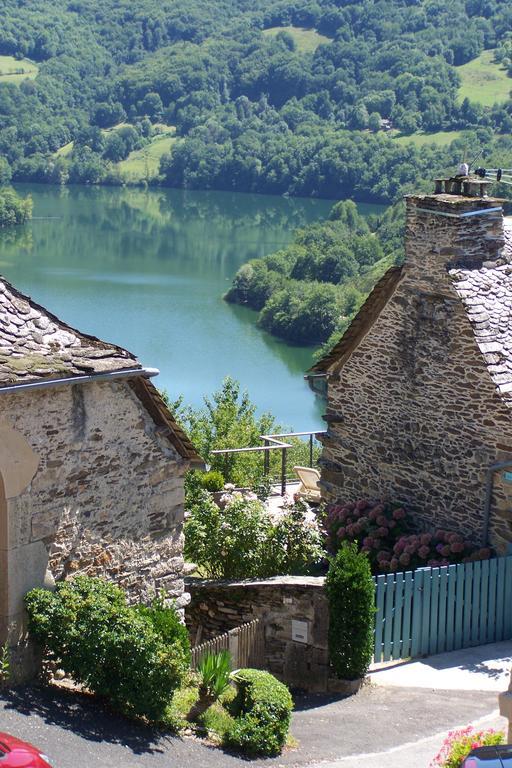 Les Hotes Du Lac, Chambres Et Tables D'Hotes Mandailles  Экстерьер фото