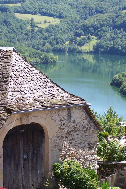 Les Hotes Du Lac, Chambres Et Tables D'Hotes Mandailles  Экстерьер фото